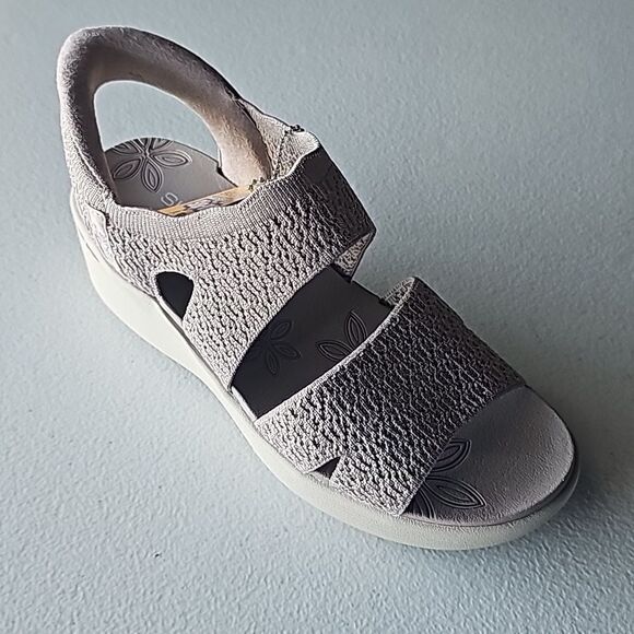 New Sketchers Taupe Pier Lite Adoration Slip Ins Sandal, Size 6.5 - Picture 1 of 6